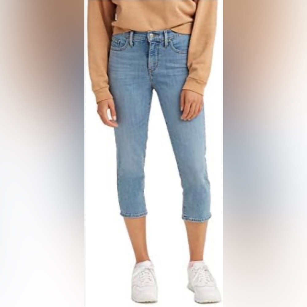 NWT - Levi’s 311 Shaping Skinny Capri 🐠